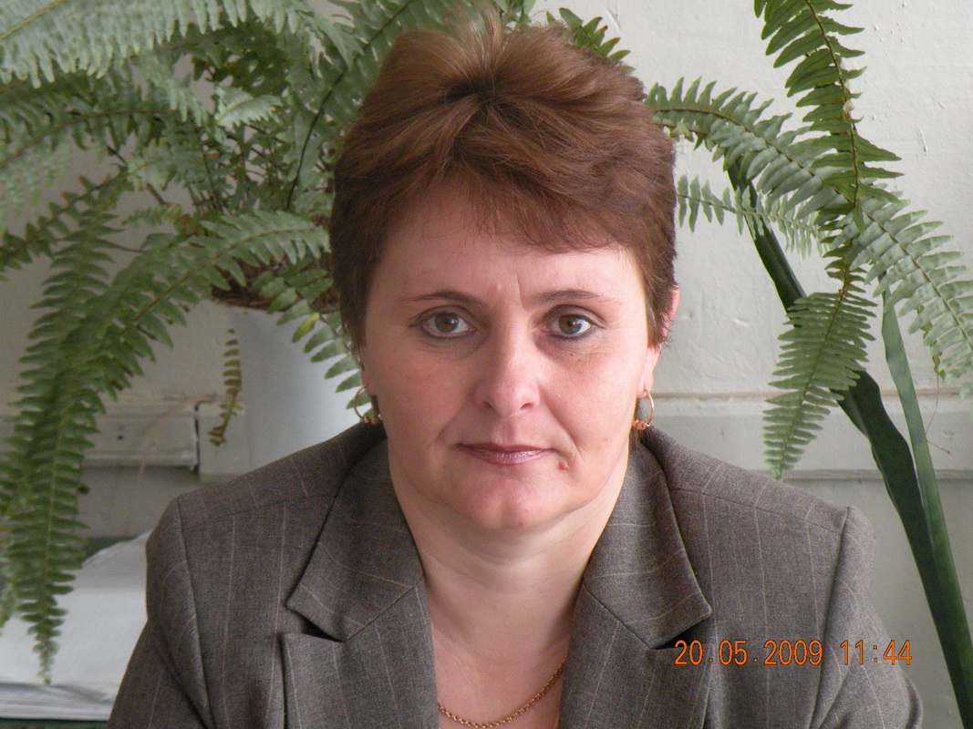 Заведующая школьным отделением
 Галина Анатольевна Голубятникова